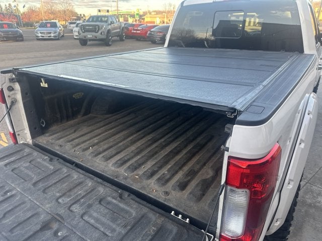 2017 Ford Super Duty F-350 SRW Lariat