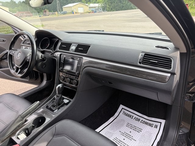 2017 Volkswagen Passat 1.8T SE w/Technology