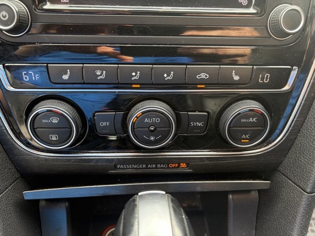2017 Volkswagen Passat 1.8T SE w/Technology