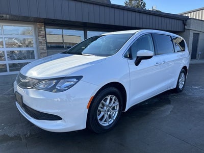 2022 Chrysler Voyager LX