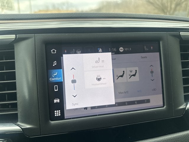 2024 Chrysler Voyager LX