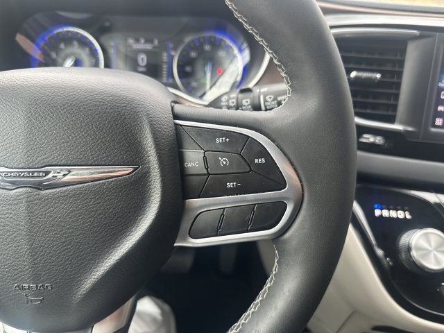 2024 Chrysler Voyager LX