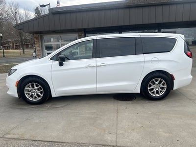 2024 Chrysler Voyager LX