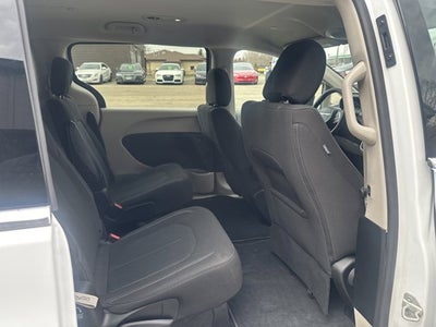 2024 Chrysler Voyager LX