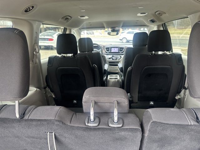 2024 Chrysler Voyager LX