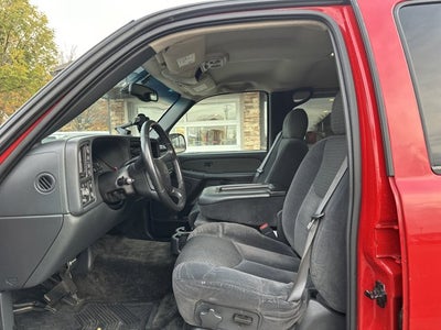 2002 Chevrolet Avalanche Base