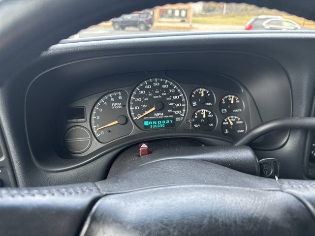 2002 Chevrolet Avalanche Base