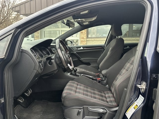 2017 Volkswagen Golf GTI Sport
