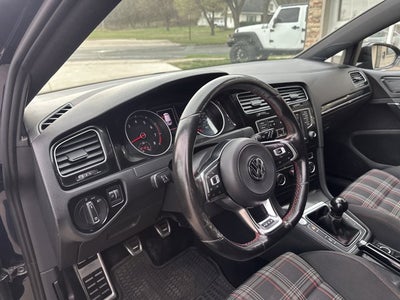 2017 Volkswagen Golf GTI Sport