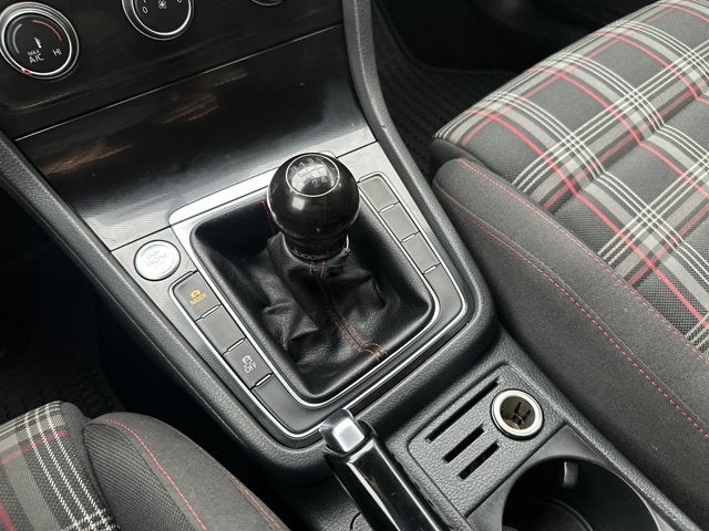 2017 Volkswagen Golf GTI Sport