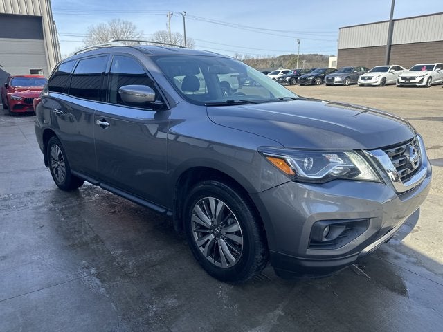 2019 Nissan Pathfinder SV