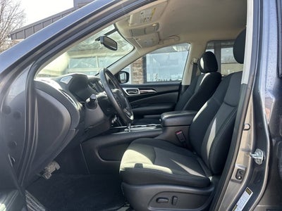 2019 Nissan Pathfinder SV