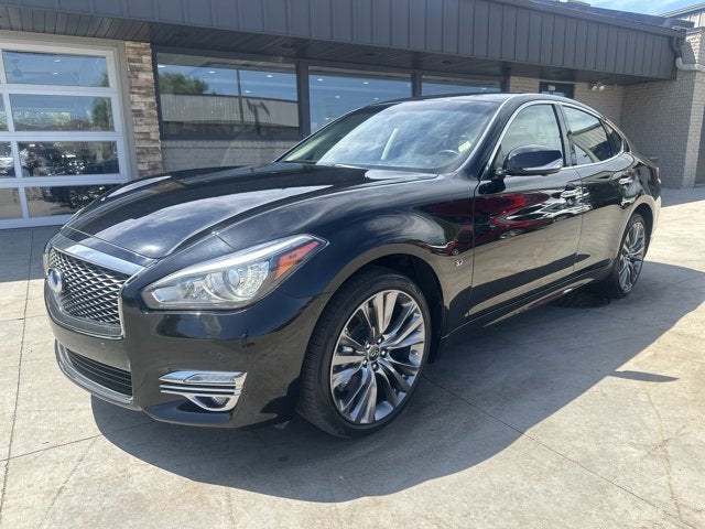 2019 INFINITI Q70 3.7 LUXE AWD's photo